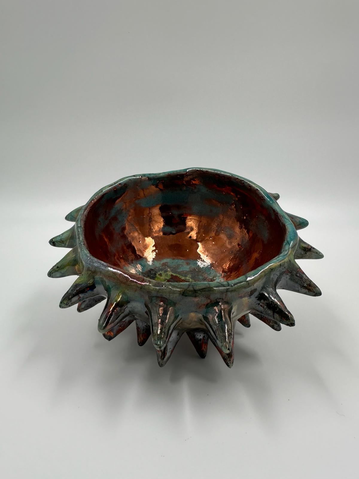 Bowl with spikes, made by using Taki technique